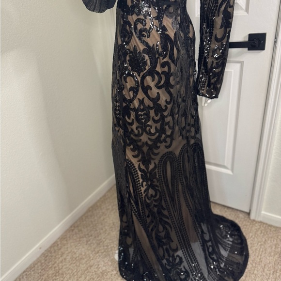 Miss Ord Elegant Black Sequin Evening Gown - Picture 8 of 13